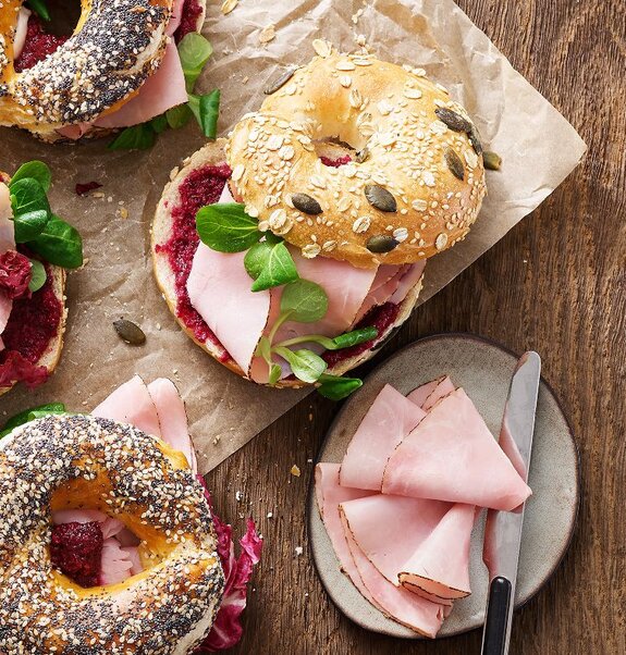 Herbst Bagel mit Schinken und Rote Bete Pesto