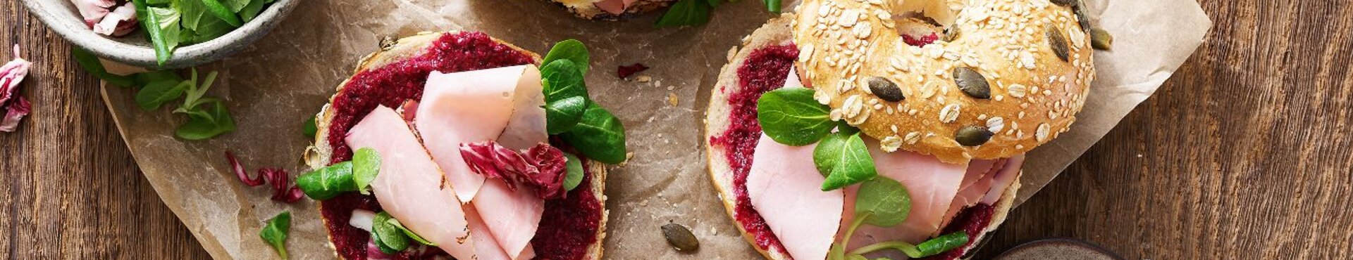 Herbst Bagel mit Schinken und Rote Bete Pesto