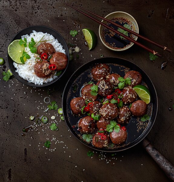 Vegane Hackbällchen Asia Style - Asiatische Hackbällchen mit Sesam und Basmati-Reis