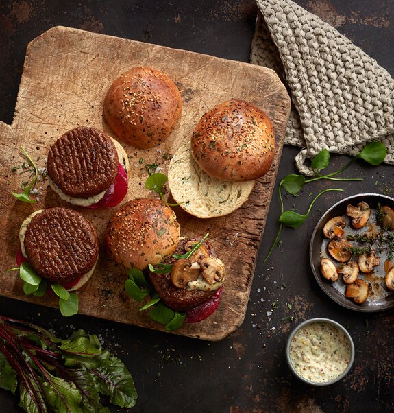 Vegane Herbst-Burger.Probier unsere Rezept für herbstliche Burger