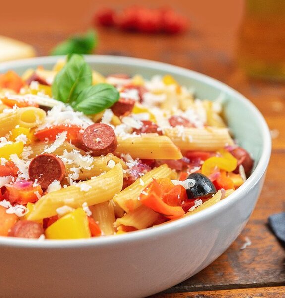 One-Pot-Pasta mit vegetarischer Mini Salami